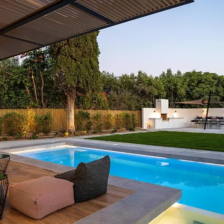 Vila 2 Luxury W Nearby Beach! *