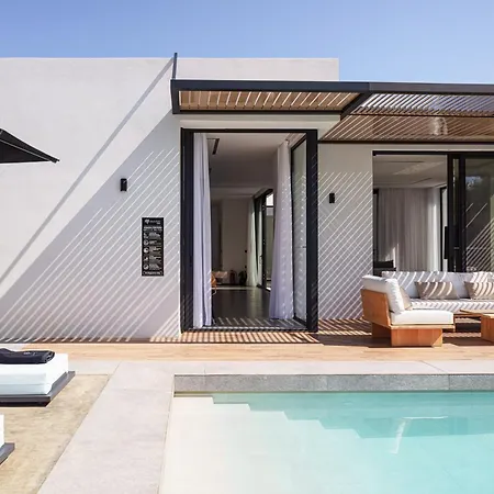 2 Luxury W Nearby Beach!