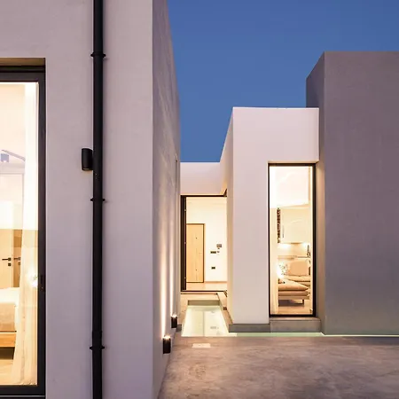 Vila 2 Luxury W Nearby Beach!